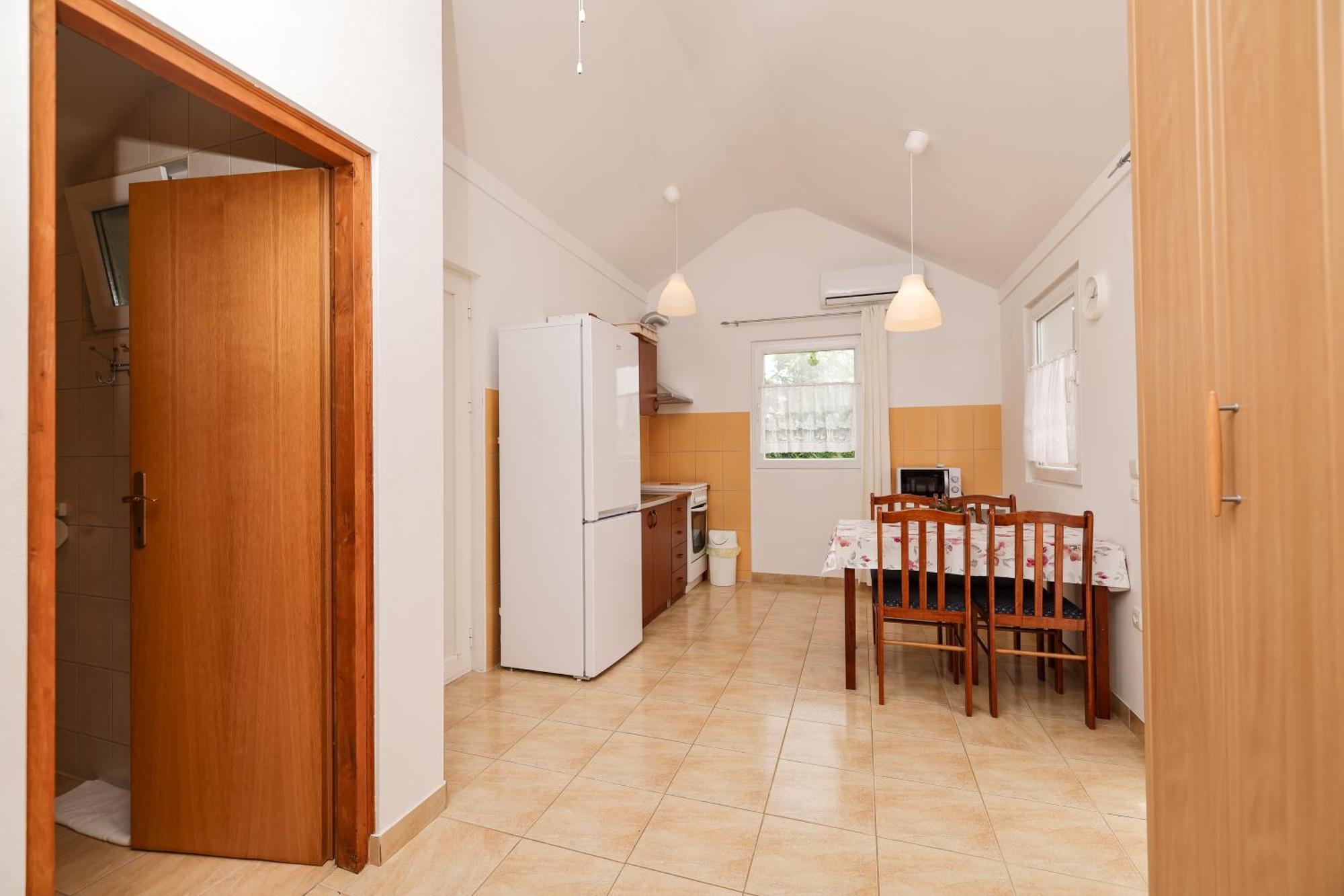 Apartments Kika Нин Екстериор снимка