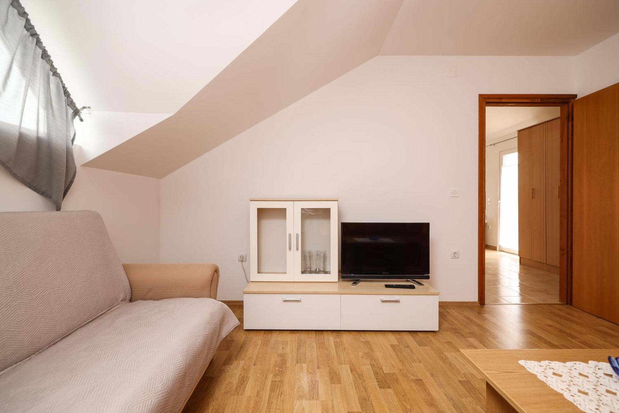 Apartments Kika Нин Екстериор снимка