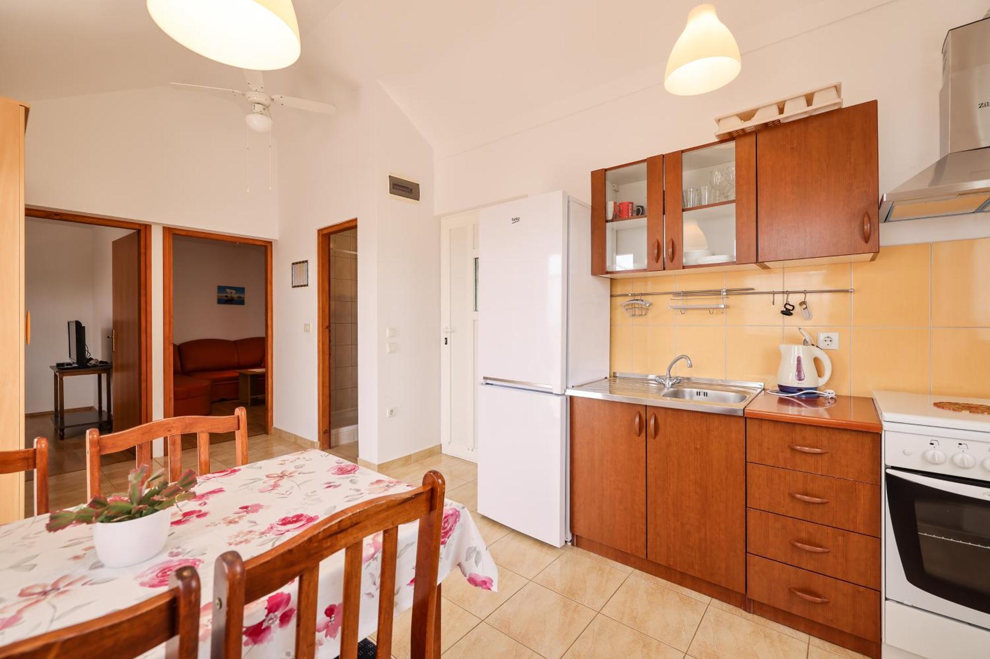 Apartments Kika Нин Екстериор снимка