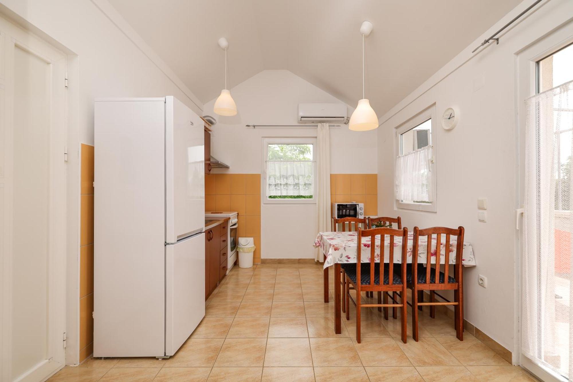 Apartments Kika Нин Екстериор снимка