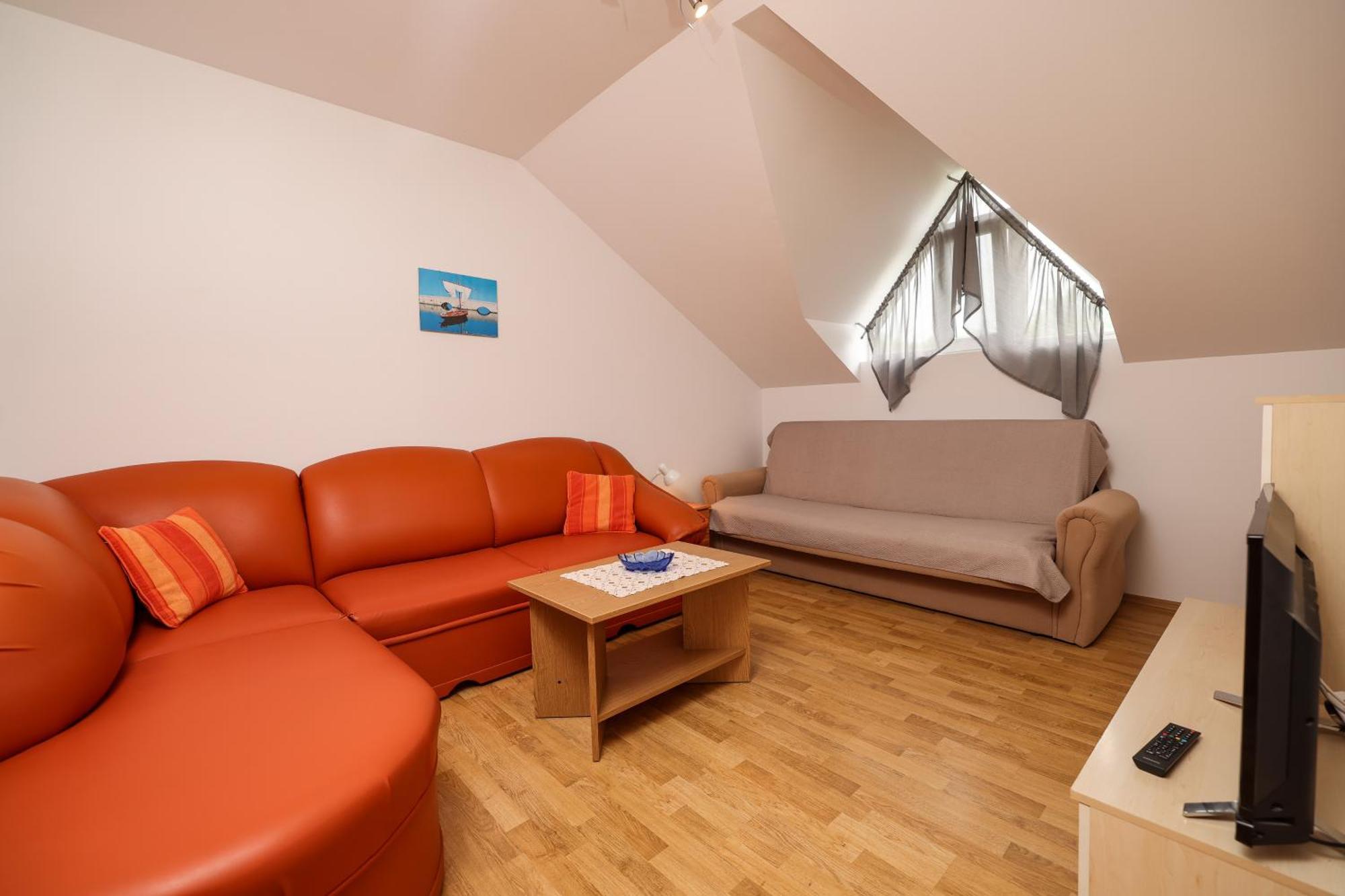 Apartments Kika Нин Екстериор снимка