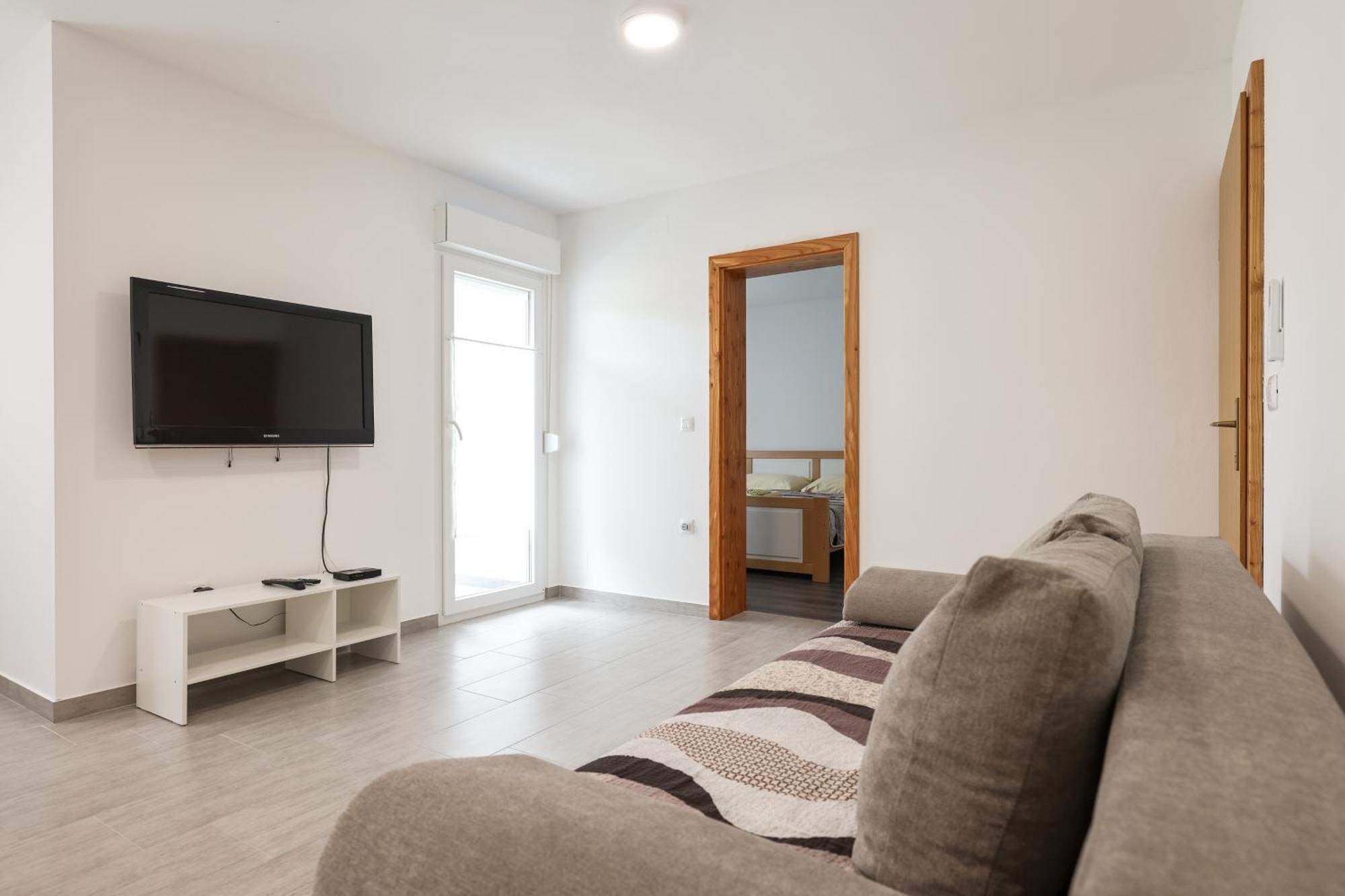 Apartments Kika Нин Екстериор снимка