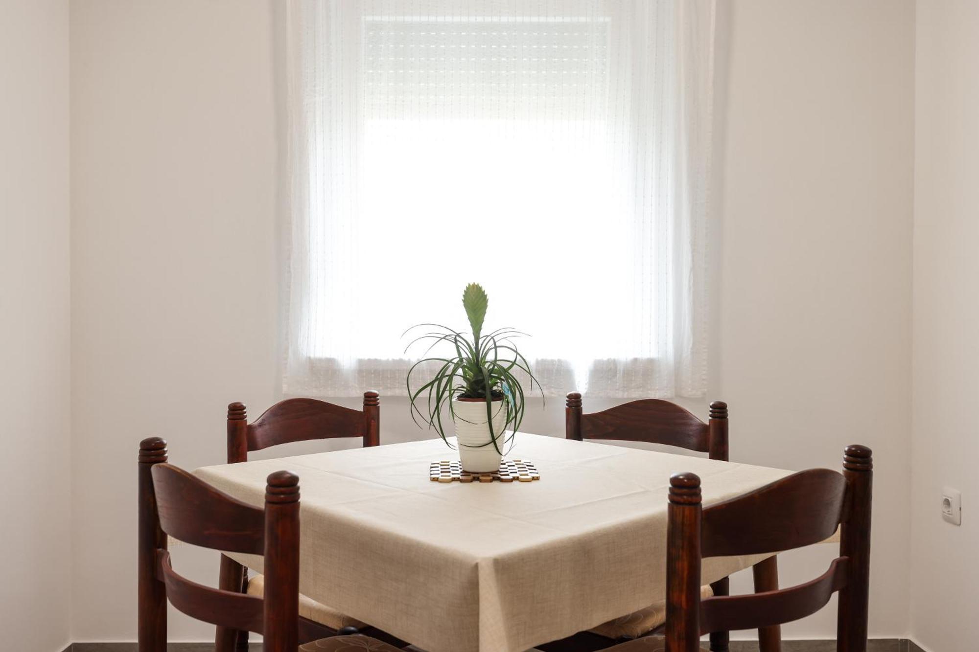 Apartments Kika Нин Екстериор снимка