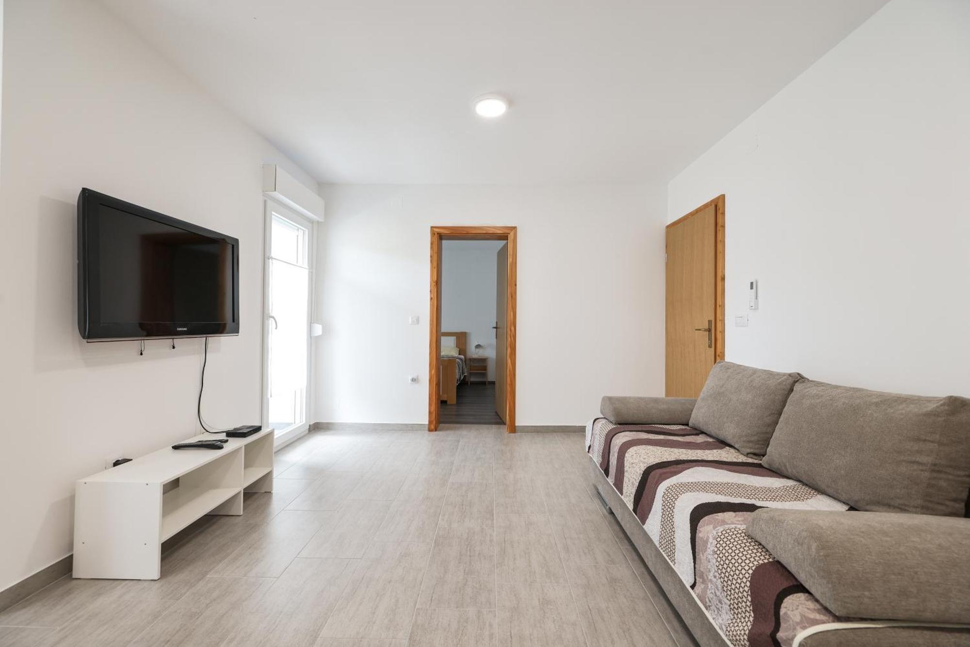 Apartments Kika Нин Екстериор снимка