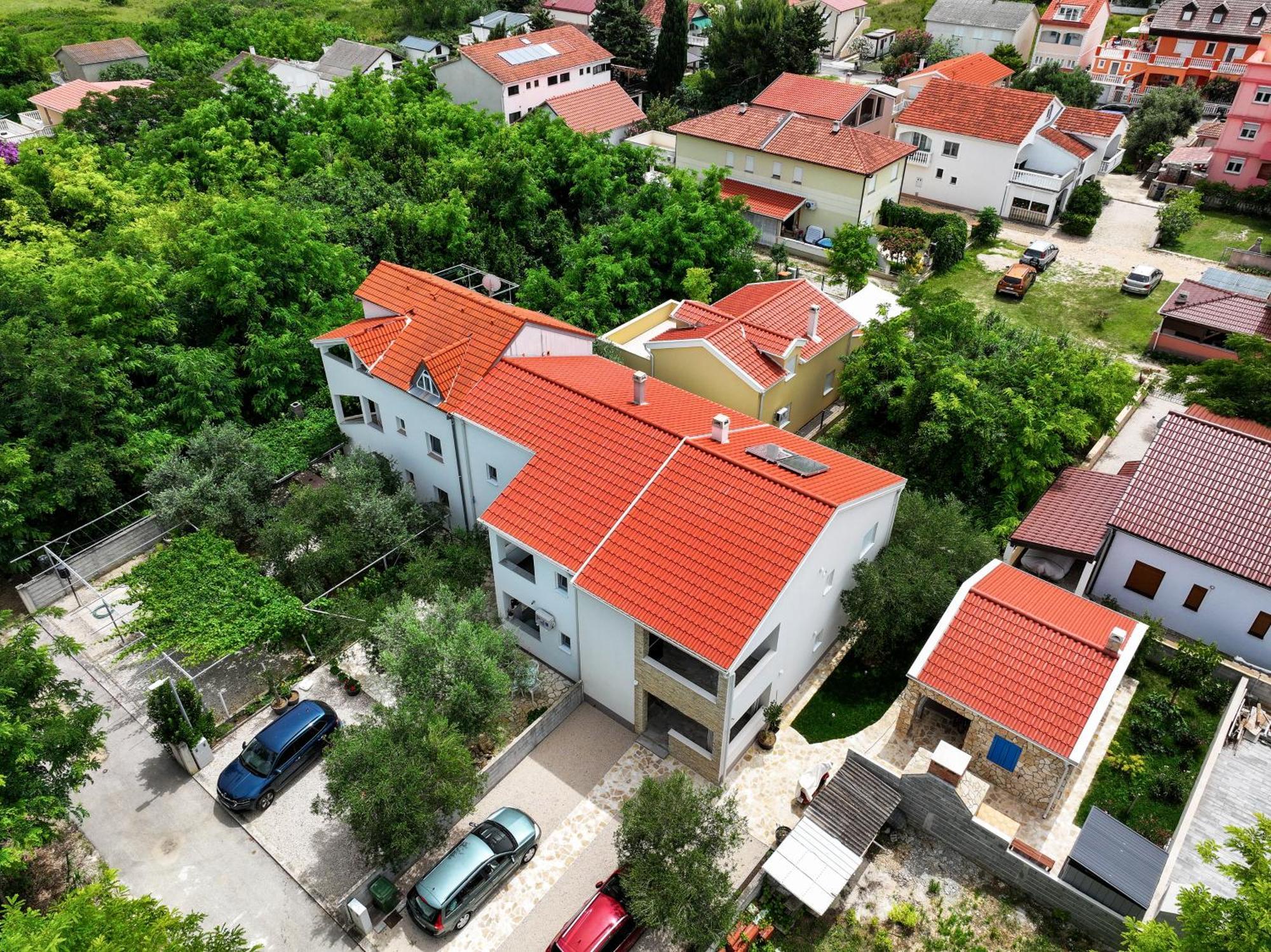 Apartments Kika Нин Екстериор снимка