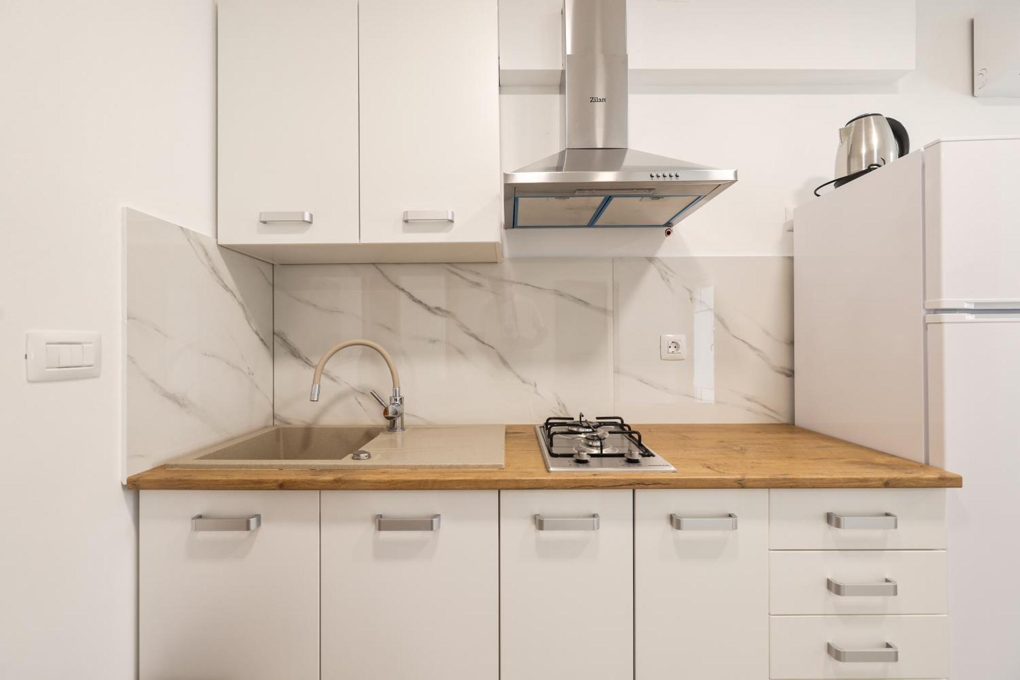 Apartments Kika Нин Екстериор снимка