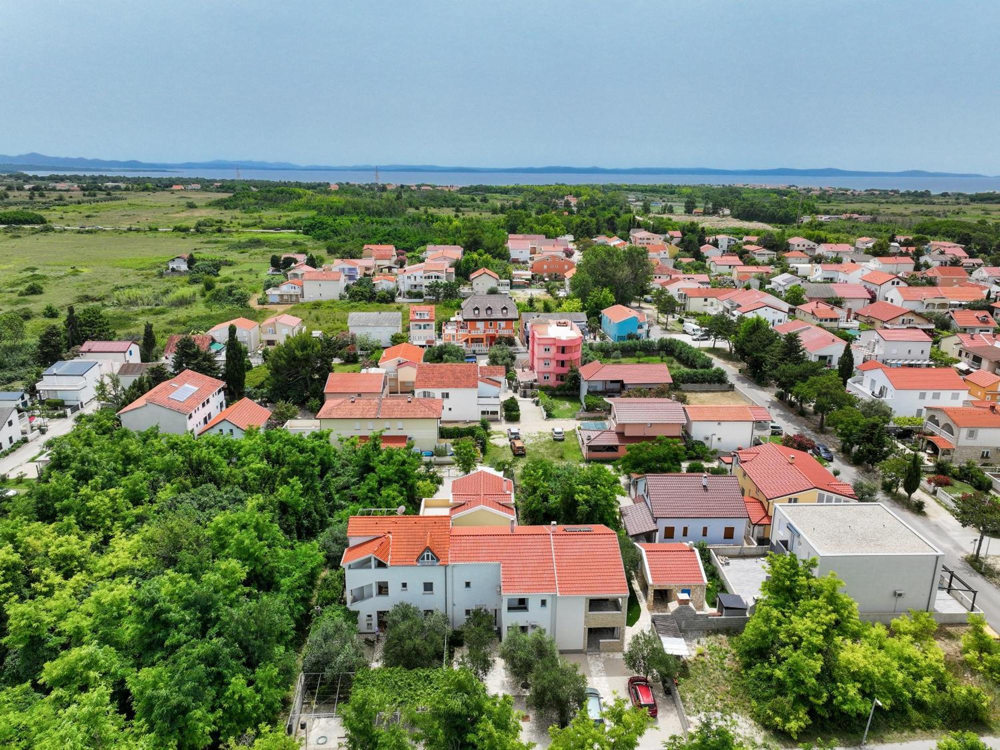 Apartments Kika Нин Екстериор снимка