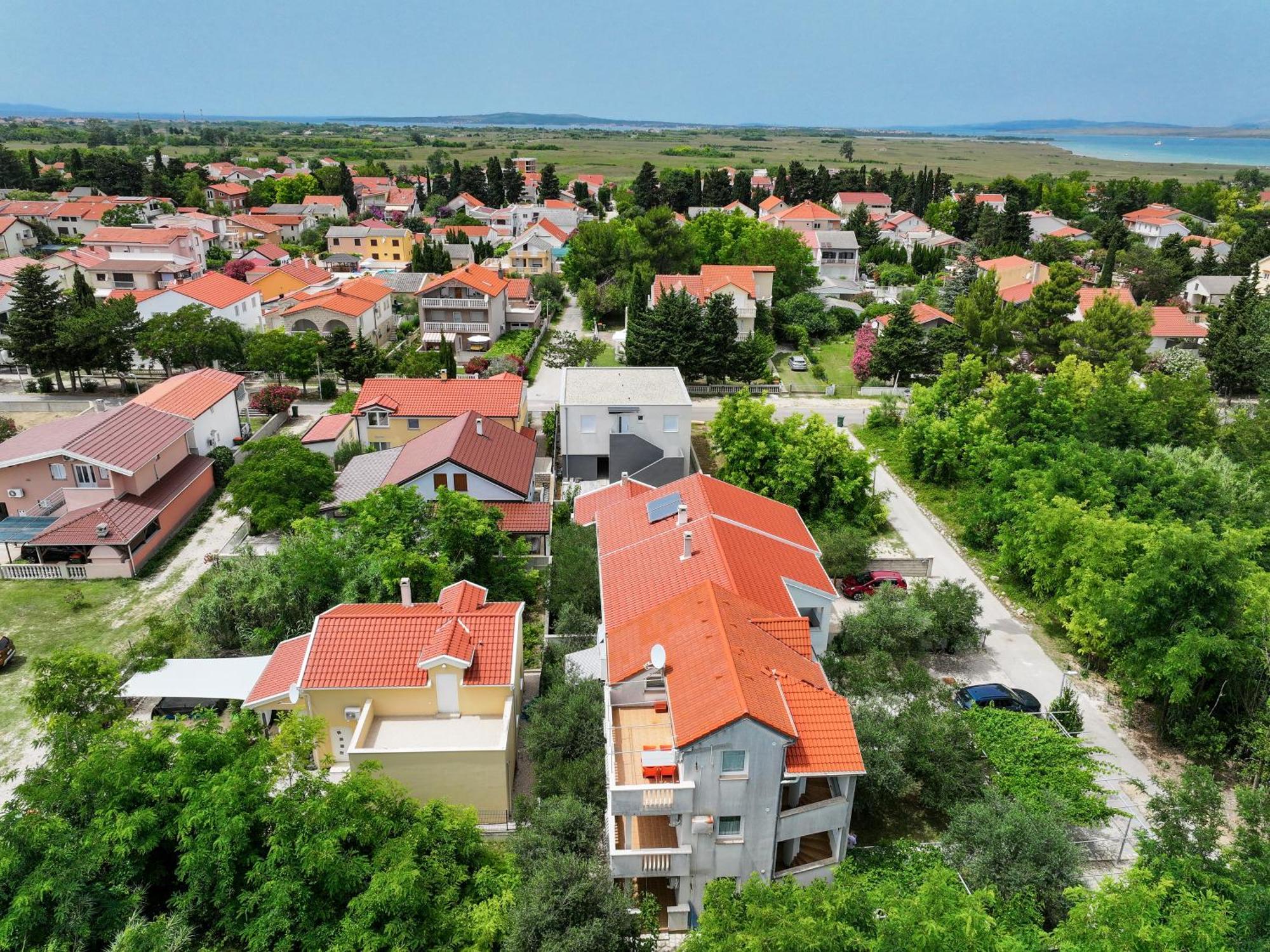 Apartments Kika Нин Екстериор снимка