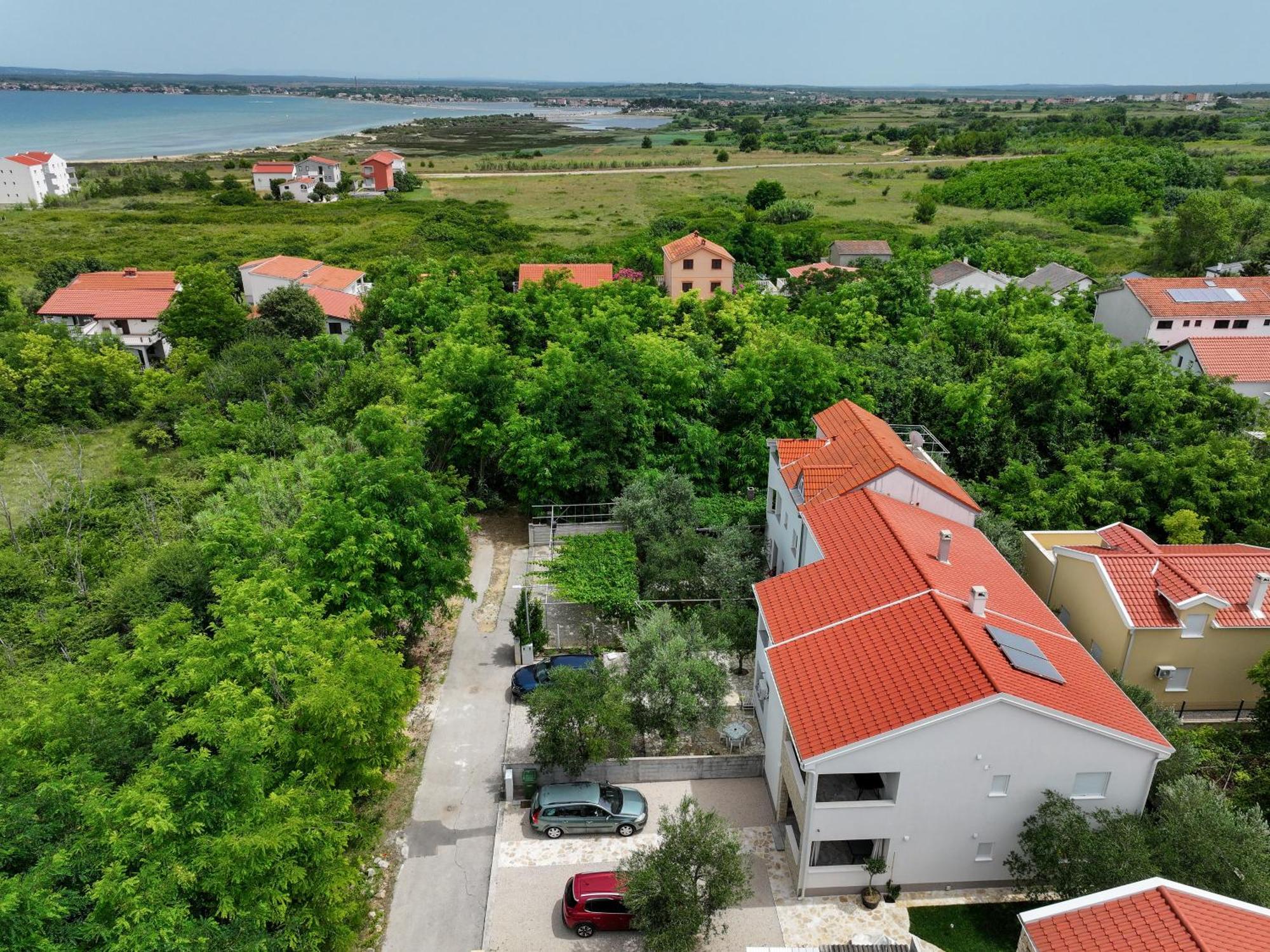 Apartments Kika Нин Екстериор снимка