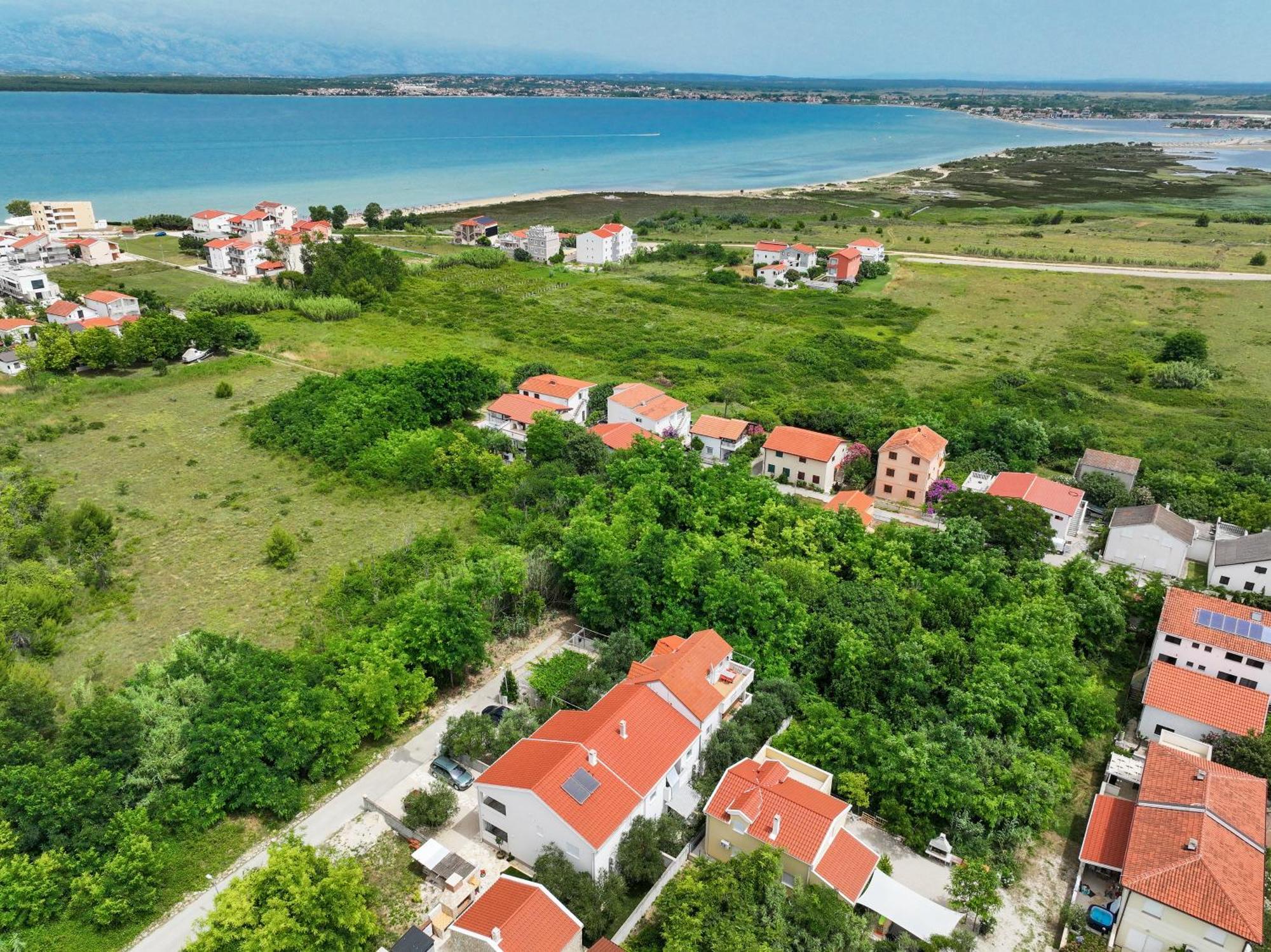 Apartments Kika Нин Екстериор снимка