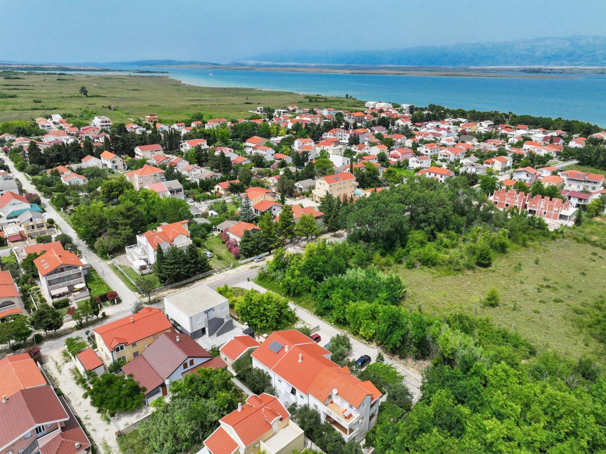 Apartments Kika Нин Екстериор снимка