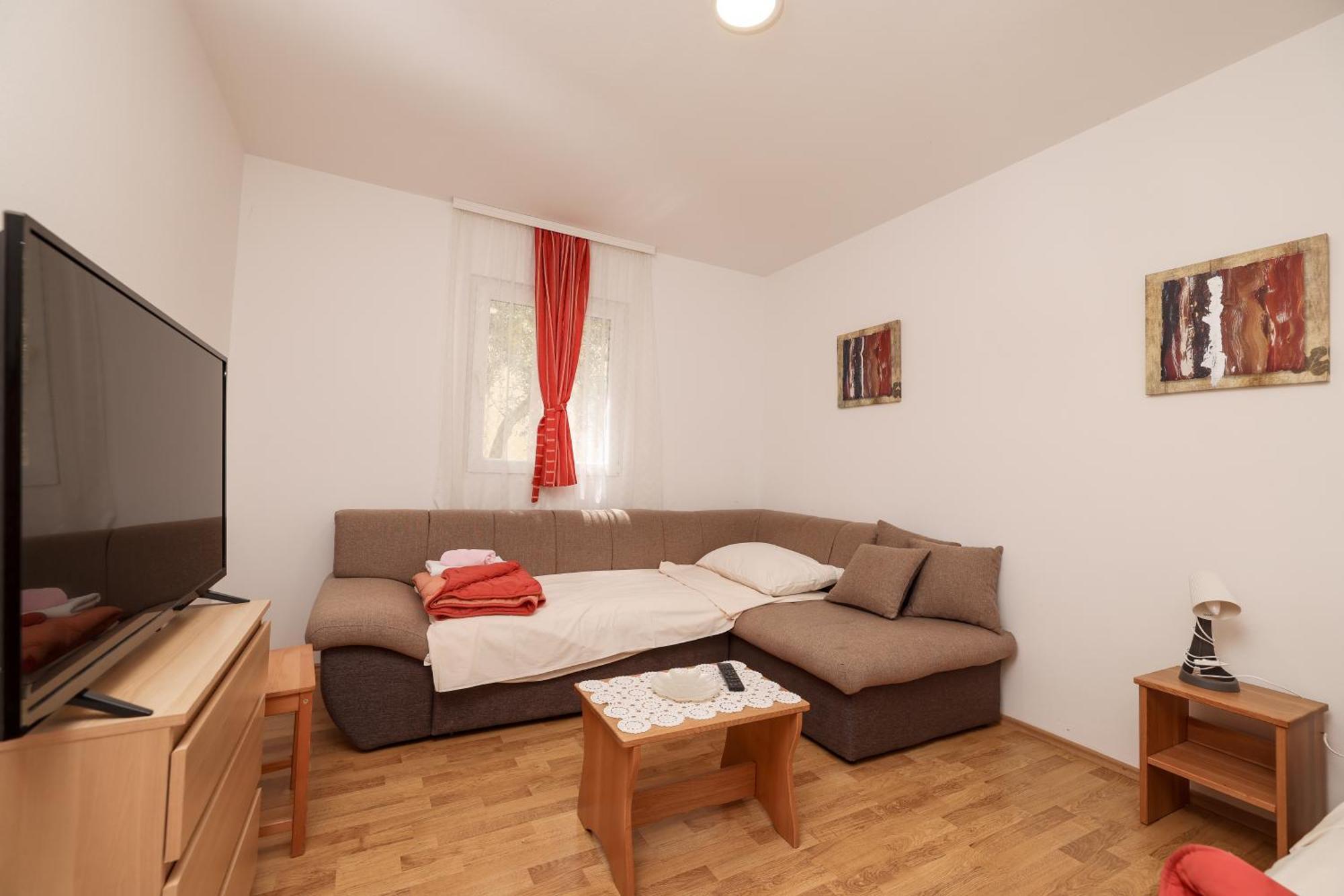 Apartments Kika Нин Екстериор снимка