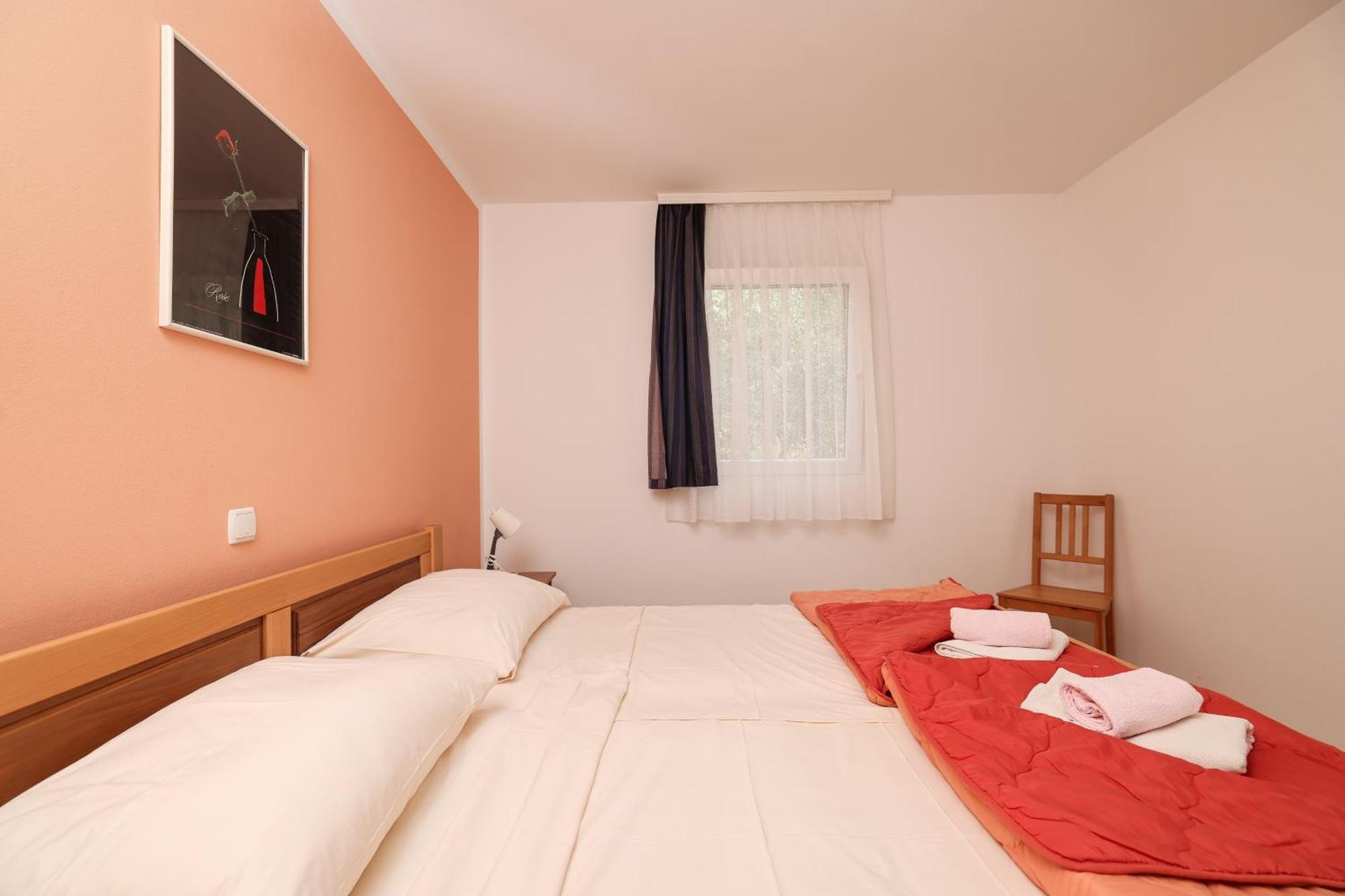Apartments Kika Нин Екстериор снимка